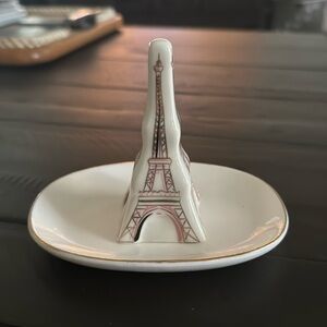 Eiffel Tower Ring Holder